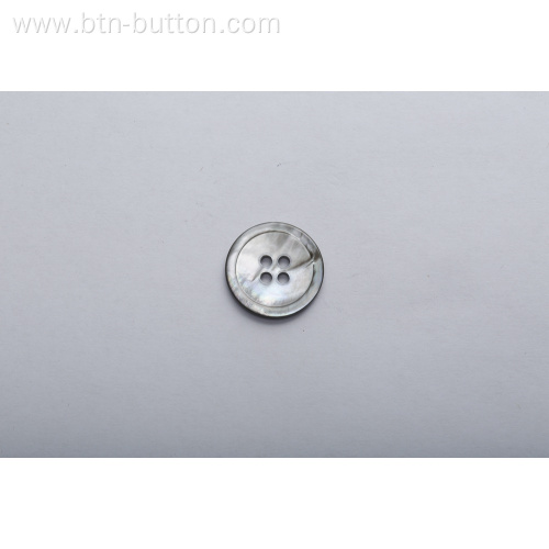 Four-hole shell buttons for shirts